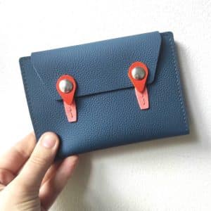 Protège passeport en cuir bleu orage, orange et rose pâle fabriqué en France