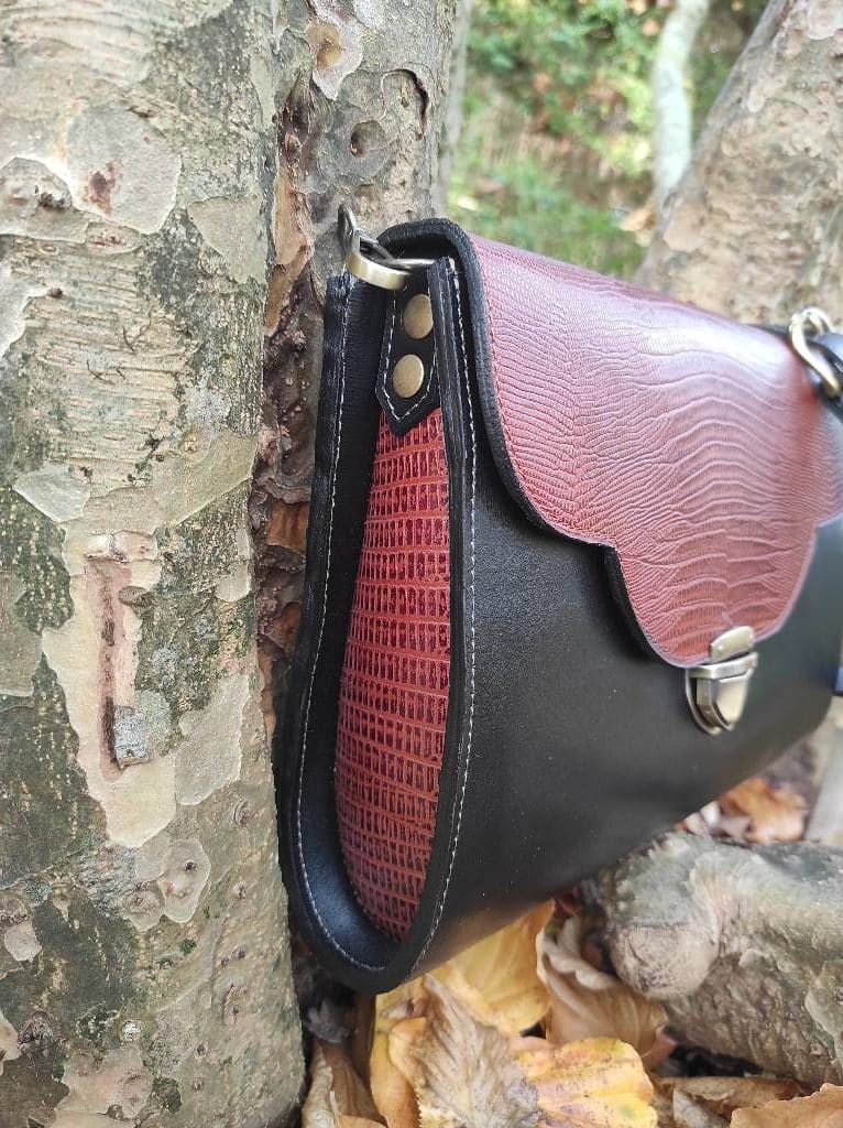 Sac clutch Pondichery en cuir noir lisse et cuir marron effet croco fabriqué artisanalement en France