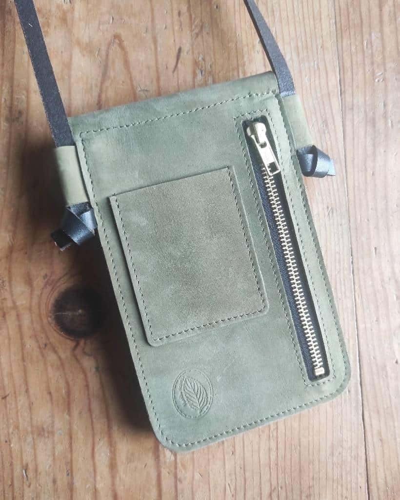 Sac Minty etui téléphone en cuir vert kaki suédé et bronze fabriqué en France