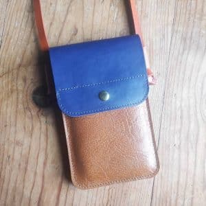 Sac Minty etui téléphone en cuirs bovins fabriqué en France Violet foncé et camel