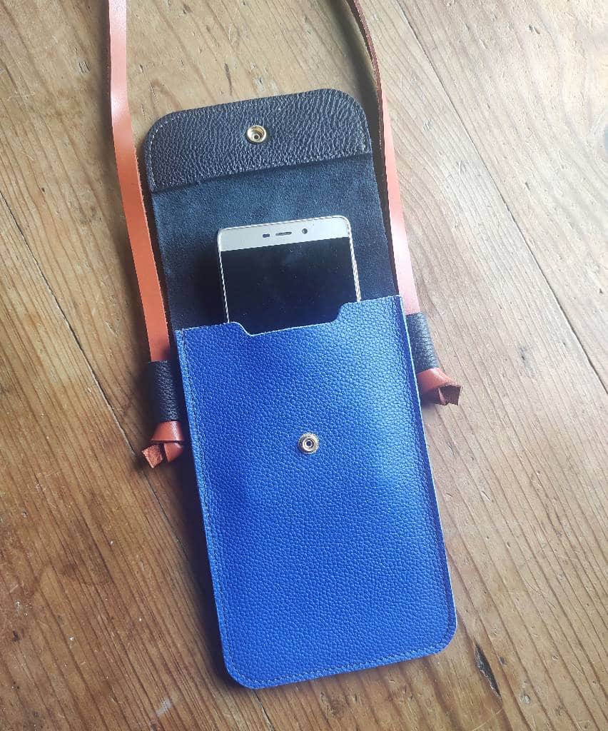 Sac Minty etui téléphone en cuir fabriqué en France Bleu outremer et bleu marine