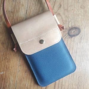 Sac Minty etui téléphone en cuirs bovins fabriqué en France Bleu orage et champagne irisé
