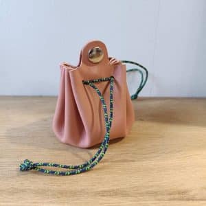 Bourse porte monnaie en cuir fabriquée en France rose et vert