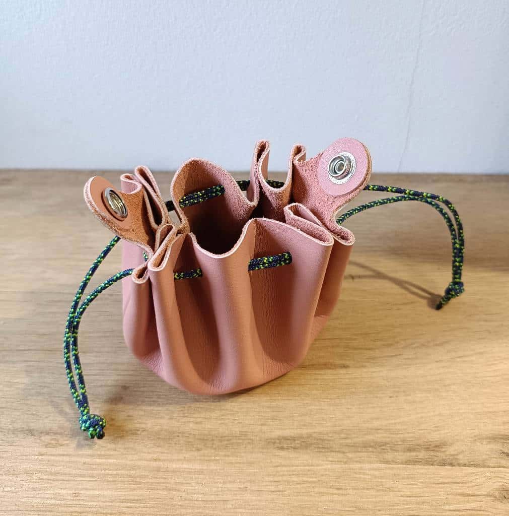 Bourse porte monnaie en cuir fabriquée en France rose et vert