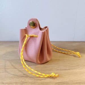 Bourse porte monnaie en cuir fabriquée en France rose et jaune