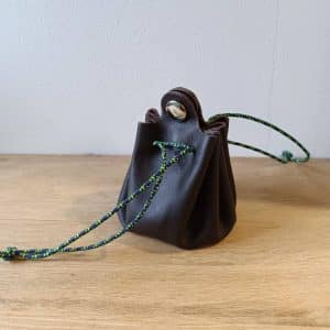 Bourse porte monnaie en cuir fabriquée en france marron et vert